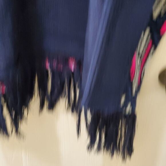 Umgee Aztec oversized fringed statement sleeve sweater size s/m - Picture 3 of 5